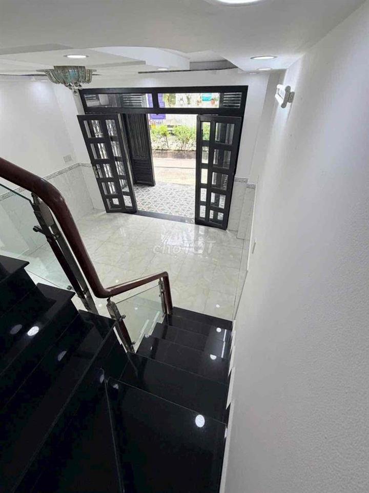 CHO THUÊ NHÀ NGUYÊN CĂN MẶT TIỀN ĐƯỜNG DIỆN TÍCH RỘNG P11 GÒ VẤP