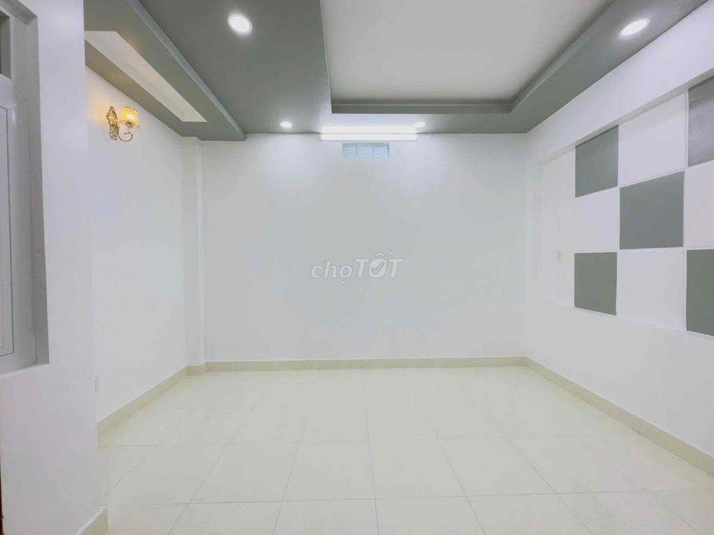 Cho thuê nhà sau lưng căn mặt tiền đường Quang Trung Gò Vấp
