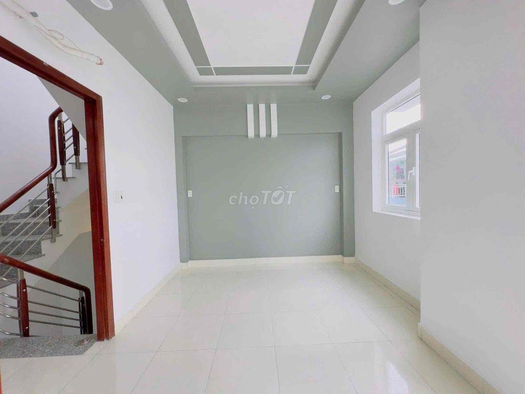Cho thuê nhà sau lưng căn mặt tiền đường Quang Trung Gò Vấp