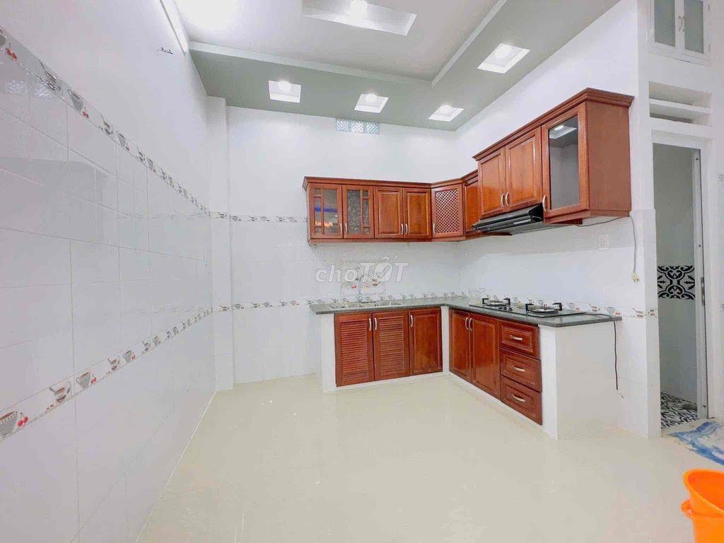 Cho thuê nhà sau lưng căn mặt tiền đường Quang Trung Gò Vấp