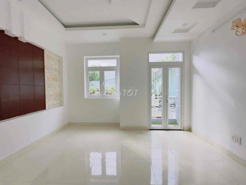 Cho thuê nhà sau lưng căn mặt tiền đường Quang Trung Gò Vấp