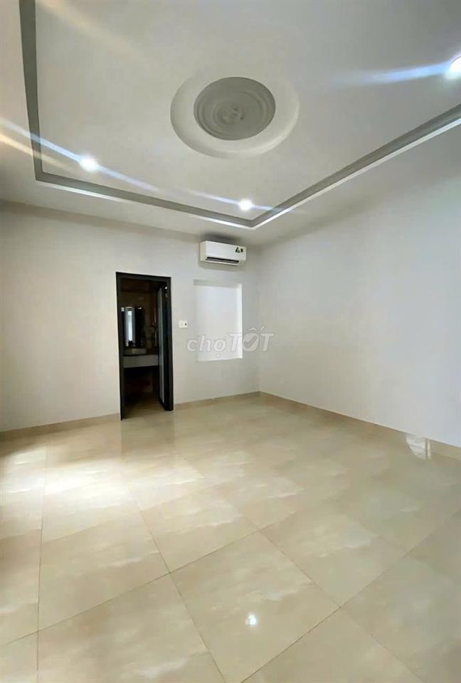 Cần cho thuê nhà Mặt Tiền 99A Trần Quang Diệu P.14 Quận 3
