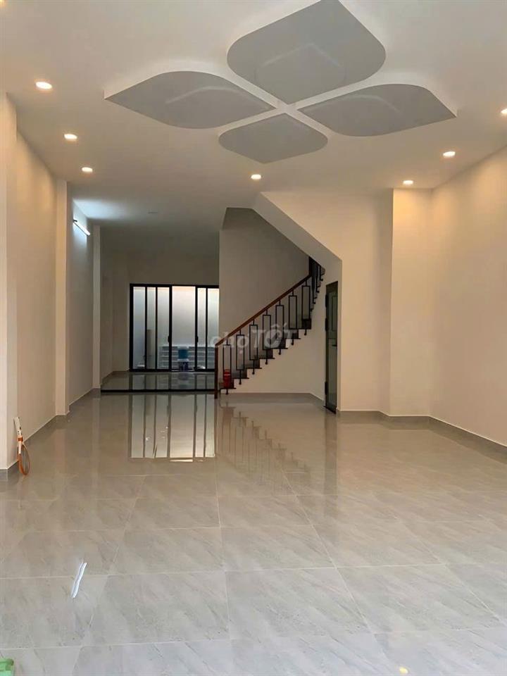 Cần cho thuê nhà Mặt Tiền 99A Trần Quang Diệu P.14 Quận 3