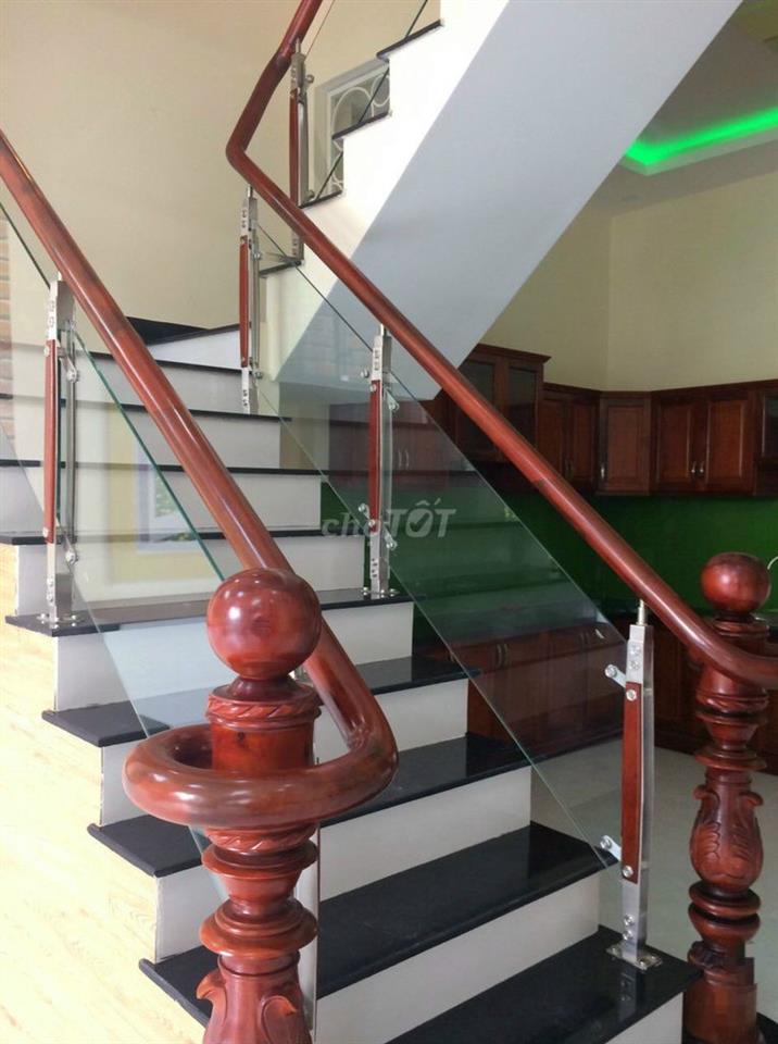 Cần cho thuê nhà 245/8A Nguyễn Trãi P.Nguyễn Cư Trinh Quận 1.