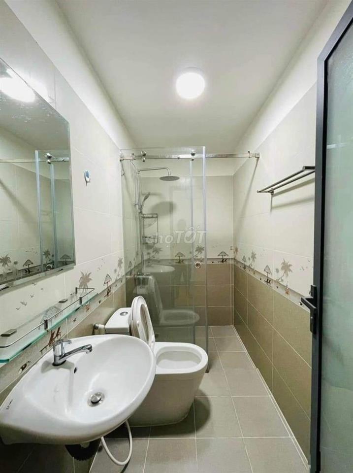 Cần cho thuê nhà MT 571B Phạm Văn Bạch P.15 Q.Tân Bình.