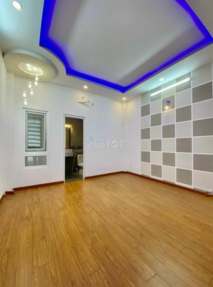 Cần cho thuê nhà MT 571B Phạm Văn Bạch P.15 Q.Tân Bình.