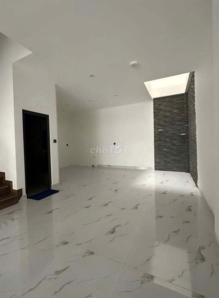 Cần cho thuê nhà ngang 6m MT 66B Trần Văn Quang P.10 Q.Tân Bình