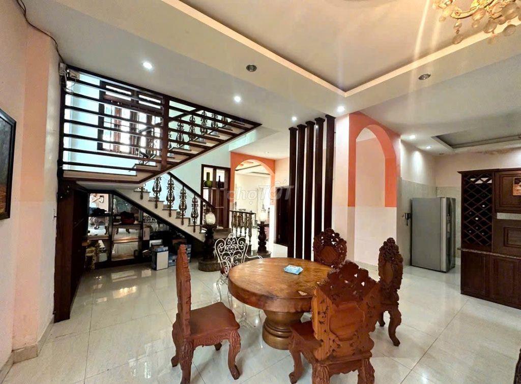 Cần cho thuê Biệt Thự 85A Nguyễn Thế Truyện P.Tân Sơn Nhì Q.Tân Phú