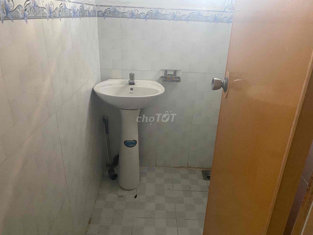 cho thuê nhà 3 x 10 đường Quang trung