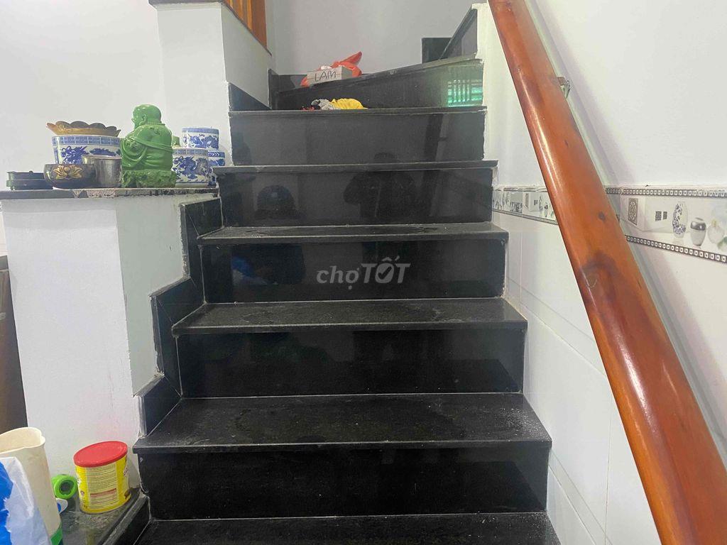 cần bán nhà 4 x 12 vi bằng