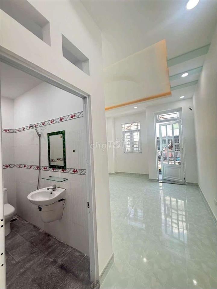 4x16 trệt lầu 2pn 3wc hẻm ô tô 43 vườn lài apd gần đh ntt 