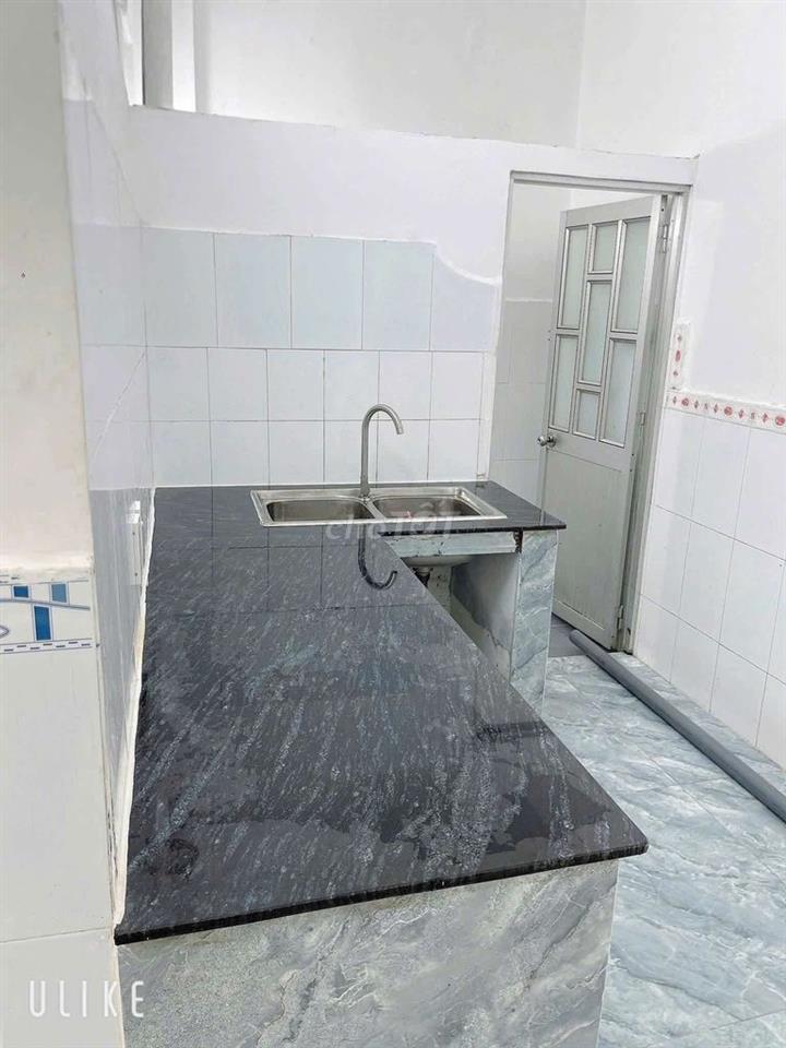 4,5x11 trệt lầu 2pn 3wc có 1 máy lạnh gần pmqtrung 