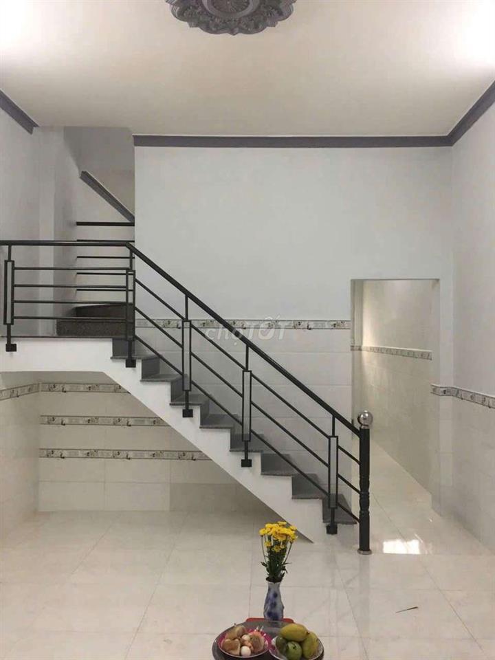 nhà 2pn 2wc phan văn hớn gần trường chinh trước nhà 5m 