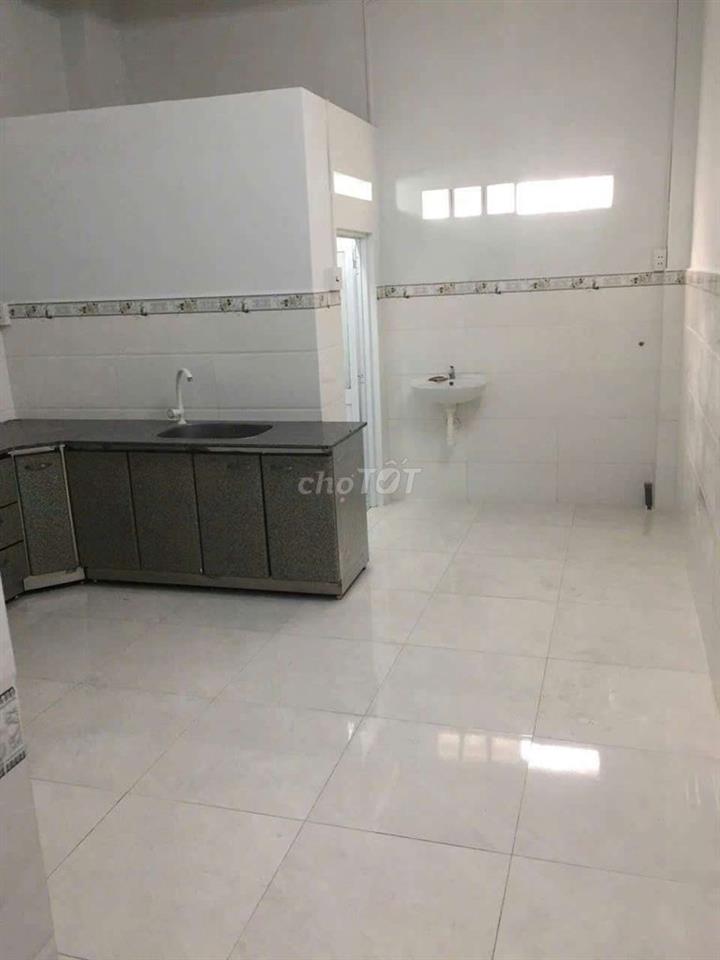 nhà 2pn 2wc phan văn hớn gần trường chinh trước nhà 5m 