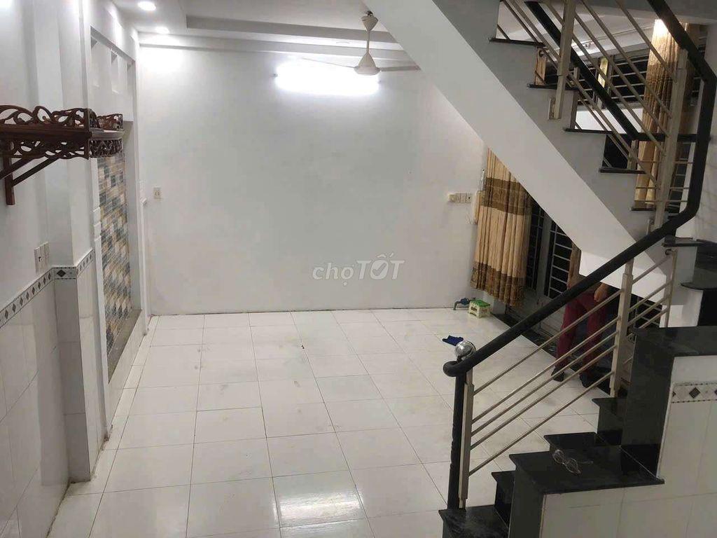 gần cầu tham lương 2pn 2wc dt 4,5x8m trệt lầu mới sơn sửa 