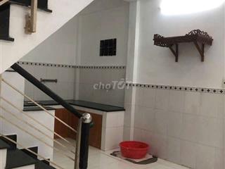 gần cầu tham lương 2pn 2wc dt 4,5x8m trệt lầu mới sơn sửa 