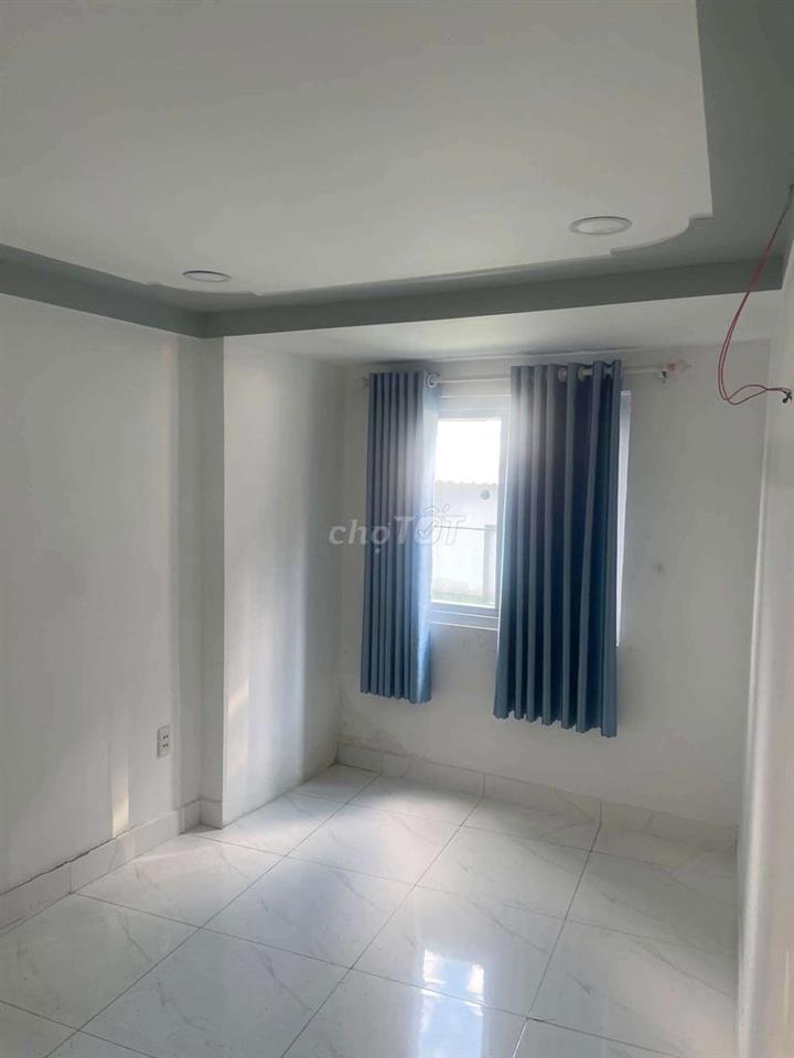 nhà đẹp mới 2pn 2wc hẻm 4m tth21 gần pmqtrung 
