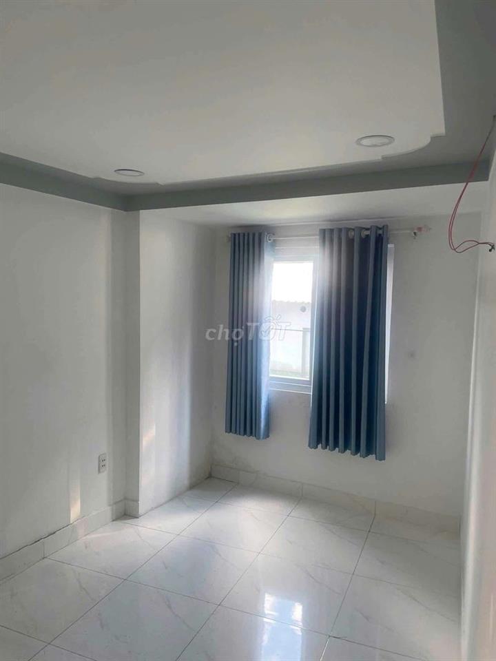 nhà đẹp mới 2pn 2wc hẻm 4m tth21 gần pmqtrung 