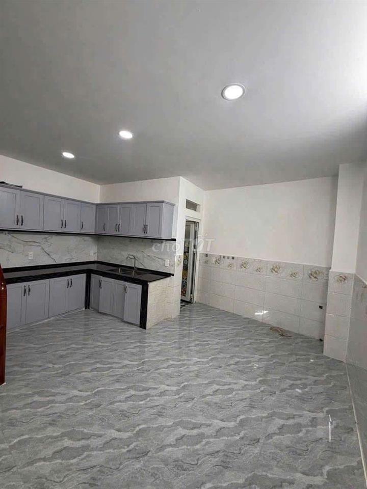 4x11 nở hậu 5m trệt lầu 2pn 2wc hẻm 4m tth21 gần pmqtrung 
