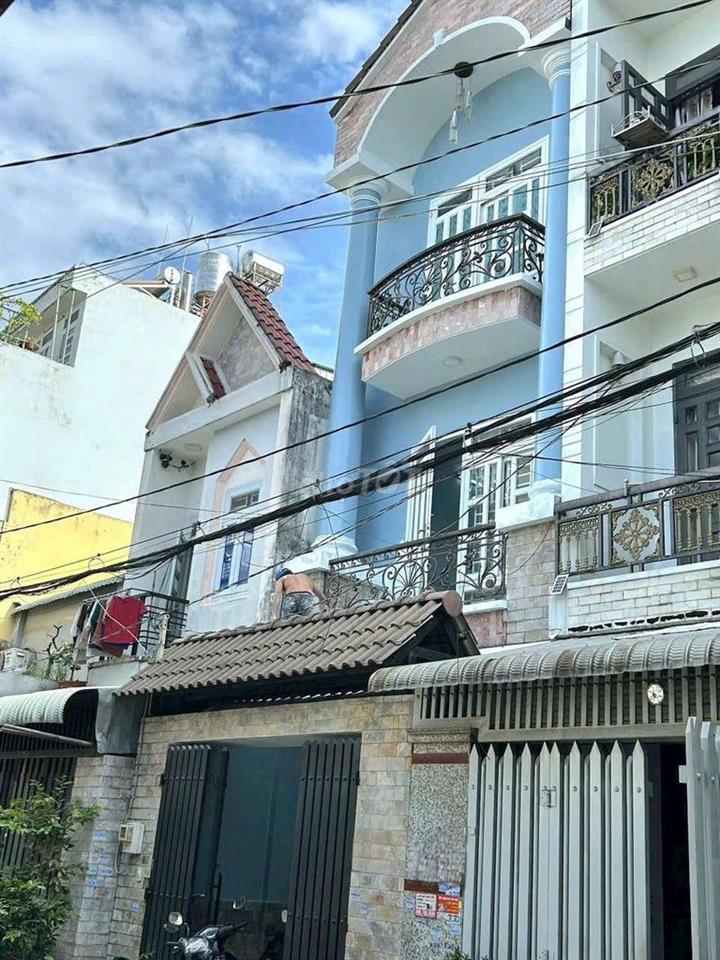 mới sơn sửa 4x13m 3 lầu 4pn sân thượng hẻm ô tô lâm thị hố 