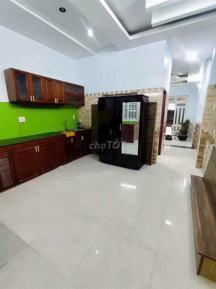 mới sơn sửa 4x13m 3 lầu 4pn sân thượng hẻm ô tô lâm thị hố 