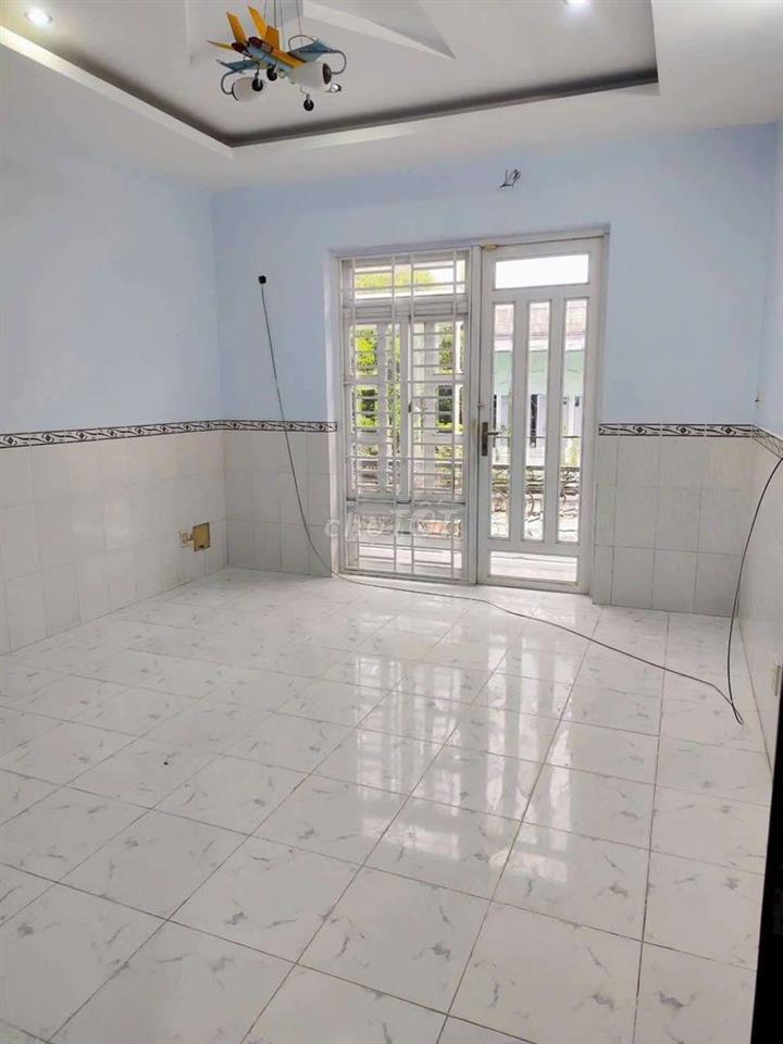 mới sơn sửa 4x13m 3 lầu 4pn sân thượng hẻm ô tô lâm thị hố 