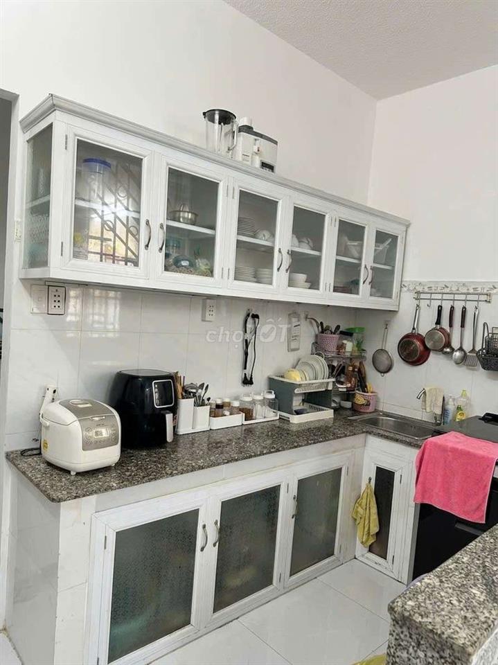 4x10 trệt lầu 2pn 2wc hẻm ht13 gần chợ HT nhà sạch mới 