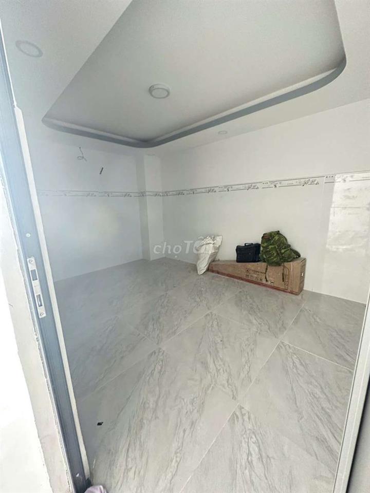 mặt tiền tch 5x30 mới xây trệt lửng 2pn 2wc kd VP cty 