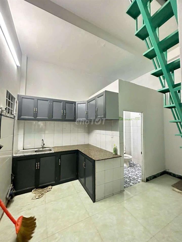 mới sơn hẻm thông 5m ô tô nhà 3pn 2wc căn góc thoáng, kdoanh nhỏ 