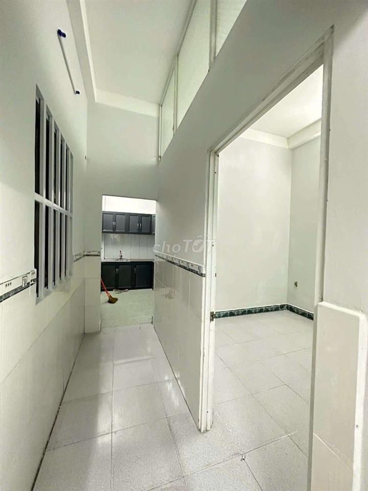 mới sơn hẻm thông 5m ô tô nhà 3pn 2wc căn góc thoáng, kdoanh nhỏ 