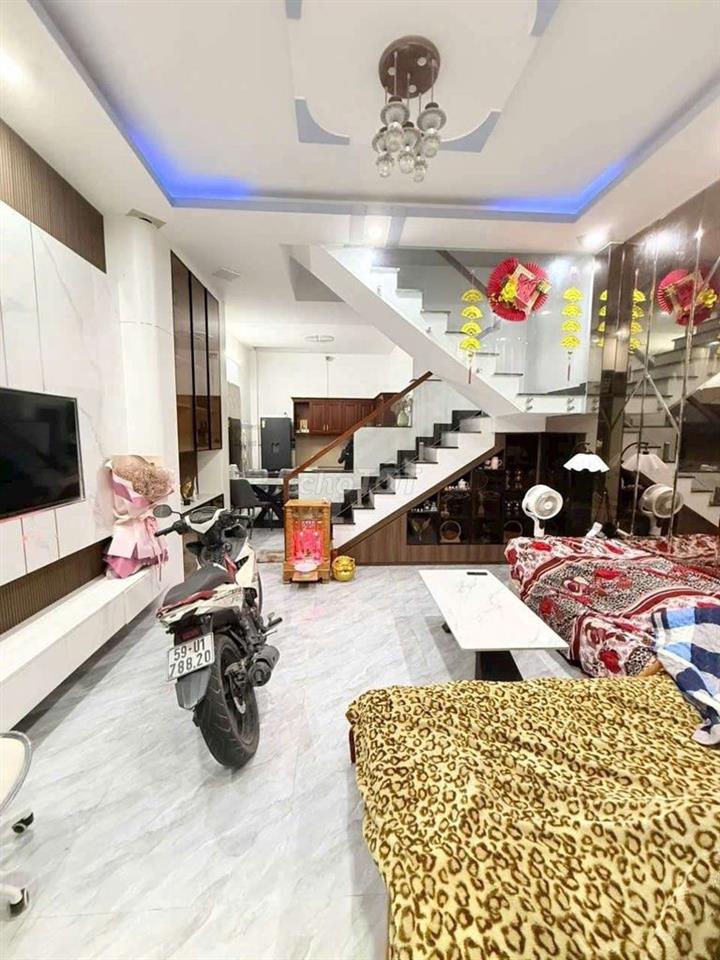 full nội thất 4,5x13 trệt 3 lầu 4pn 3wc hẻm ô tô 5m gần pmqtrung 