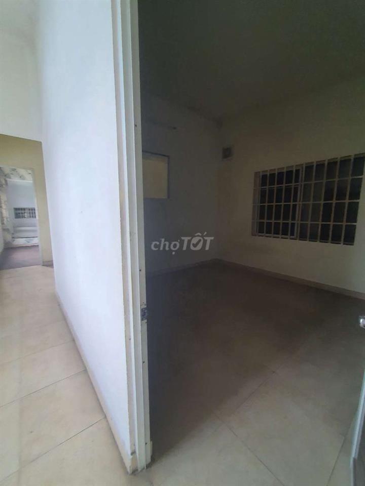 Kho Xưởng Mặt  Tiền 600m Kho Kinh Doanh 