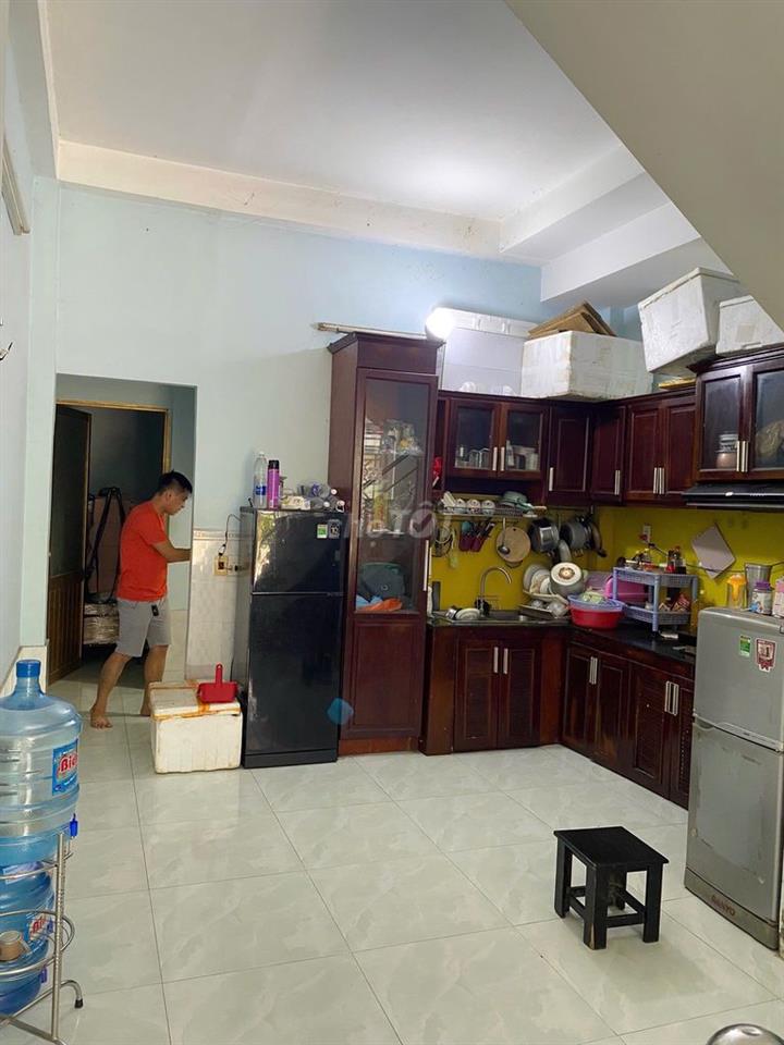 Nhà nguyên căn cho thuê 3 PN 2 Wc phía sau EMart Phan huy ích