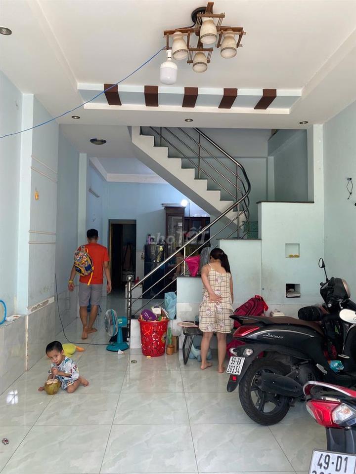 Nhà nguyên căn cho thuê 3 PN 2 Wc phía sau EMart Phan huy ích