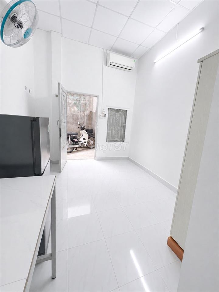 Cho thuê phòng có gác cửa sổ trời full nt gần hạnh thông tây giá rẻ