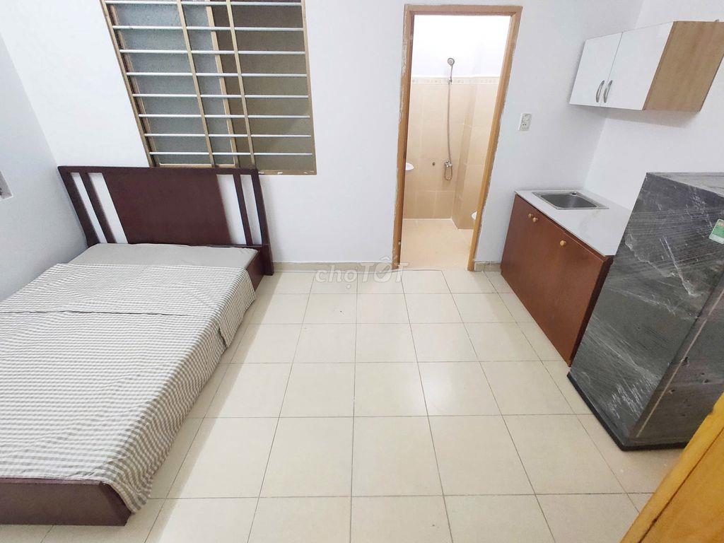 Studio Full nội thất Gần Đh Gia Định BV 175 giá rẻ có cửa sổ thoáng