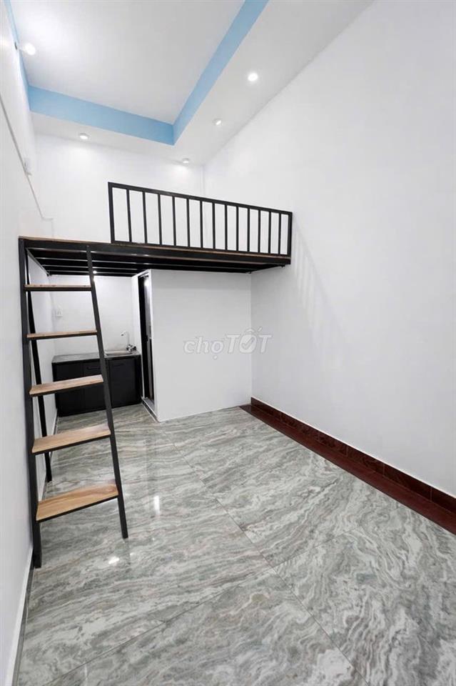 Phòng cho thuê có gác tầng trệt thoáng phòng mới gần cv Làng Hoa