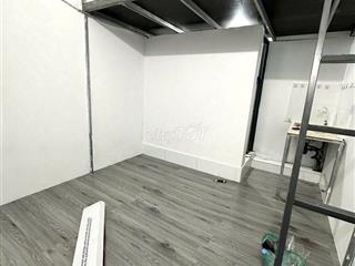 Phòng cho thuê có gác cửa sổ trời giá rẻ gần IUH, Gia Định, Sân Bay