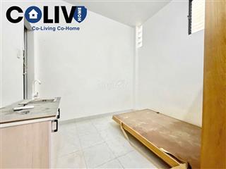 Phòng cho thuê có nội thất cửa sổ trời giá rẻ gần chợ Phạm Văn Bạch
