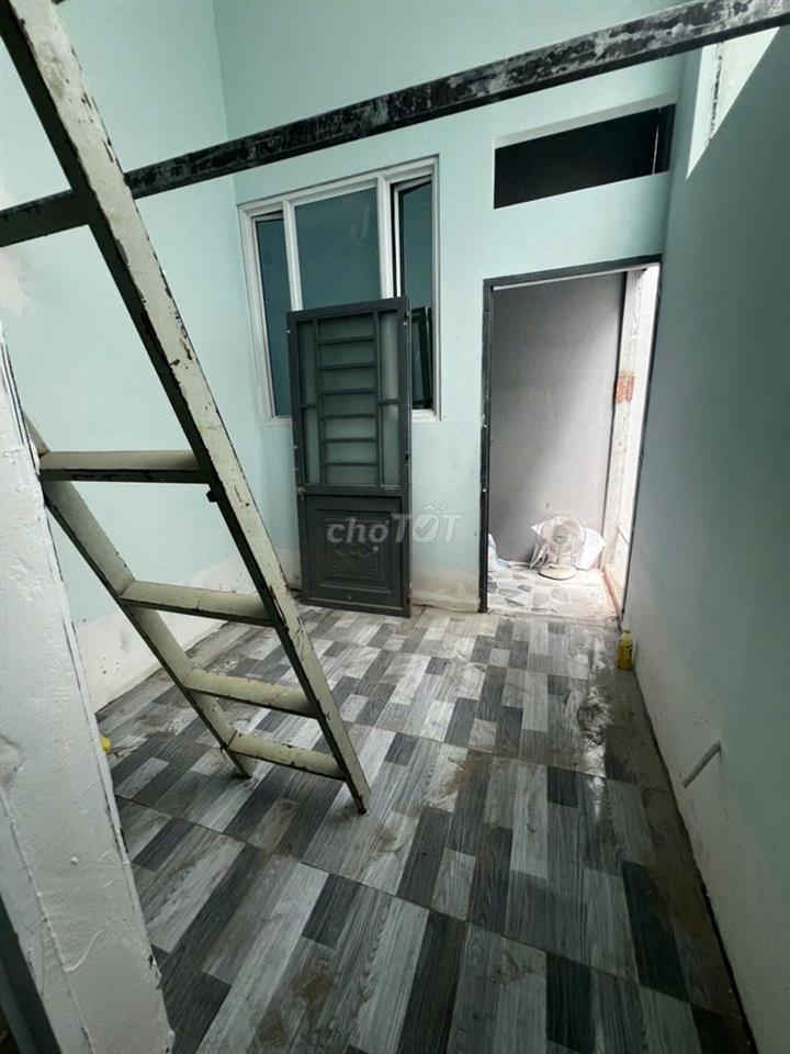 duplex mới 100% gần iuh vlu cao đẳng hồng đức có gác cao ko đụng đầu 