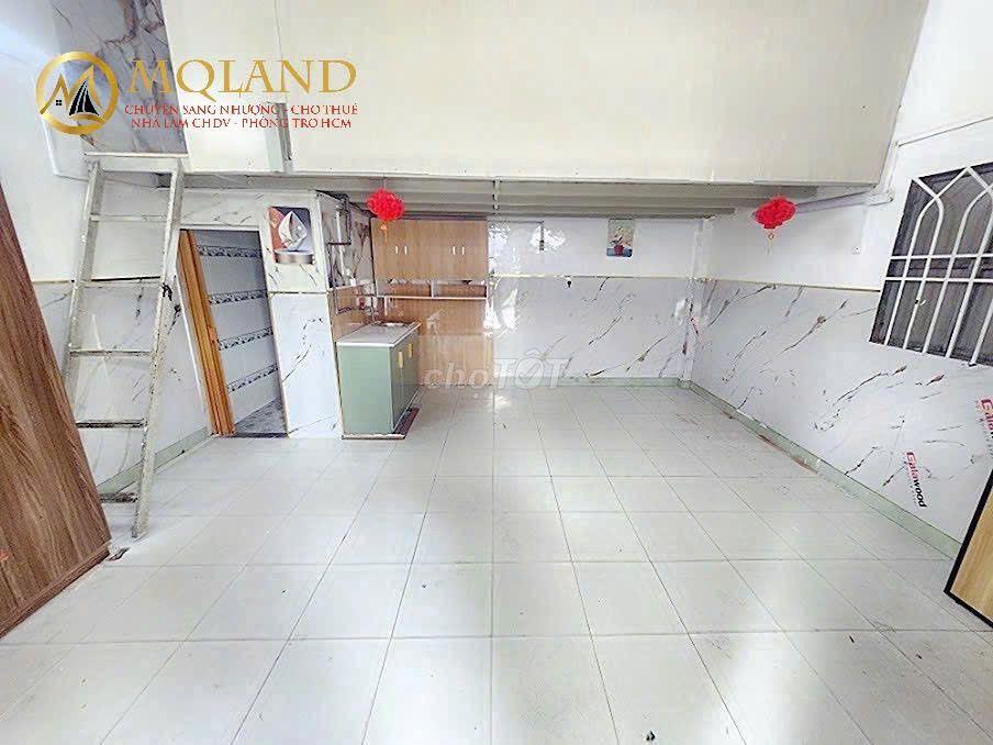 duplex cho thuê rộng rãi gác cao thoáng cửa sổ trời