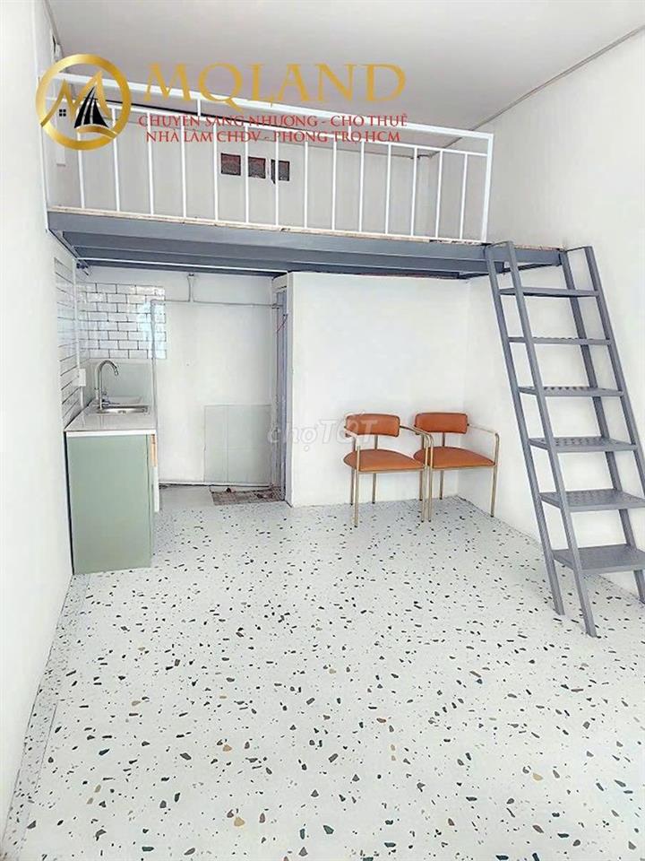 duplex cho thuê rộng rãi gác cao thoáng cửa sổ trời