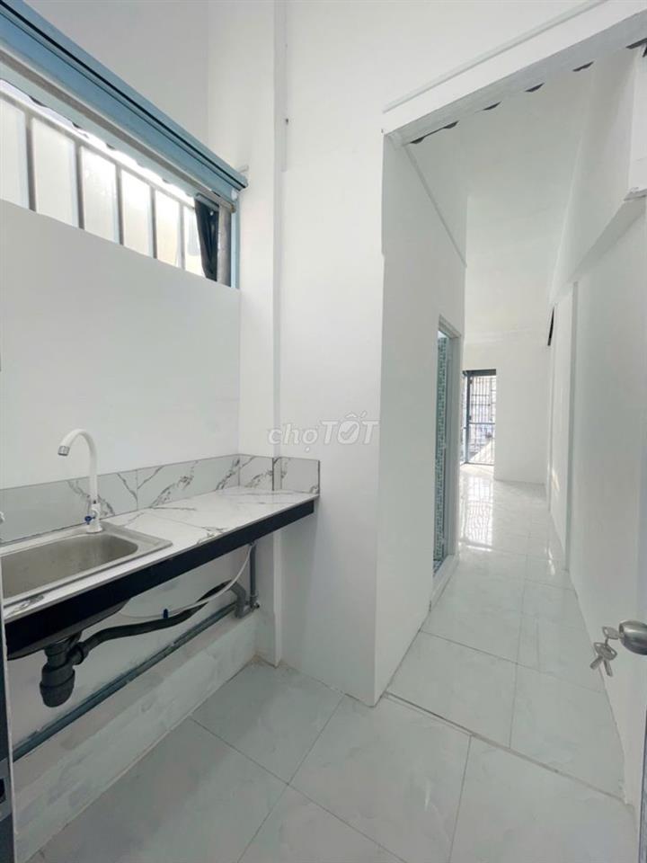 phòng bancol thoáng mát giá rẻ gần chợ Hạnh thông tây, cđ Hồng đức