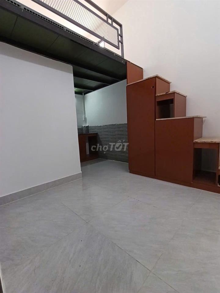 duplex cửa sổ trời mới 100% gần đại học Hùng Vương giá rẻ