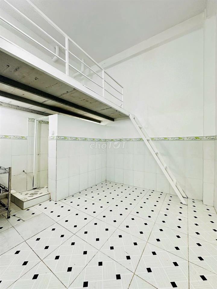 Duplex gác cao ko đụng đầu gần IUH VLU giá rẻ