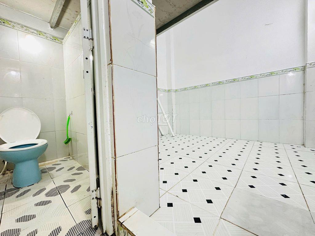 Duplex gác cao ko đụng đầu gần IUH VLU giá rẻ