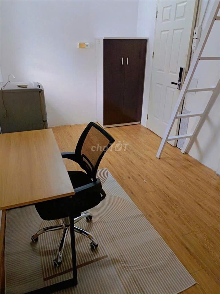 Duplex full nội thất cửa sổ trời thoáng sạch sẽ gần Chợ Thạch Đà 