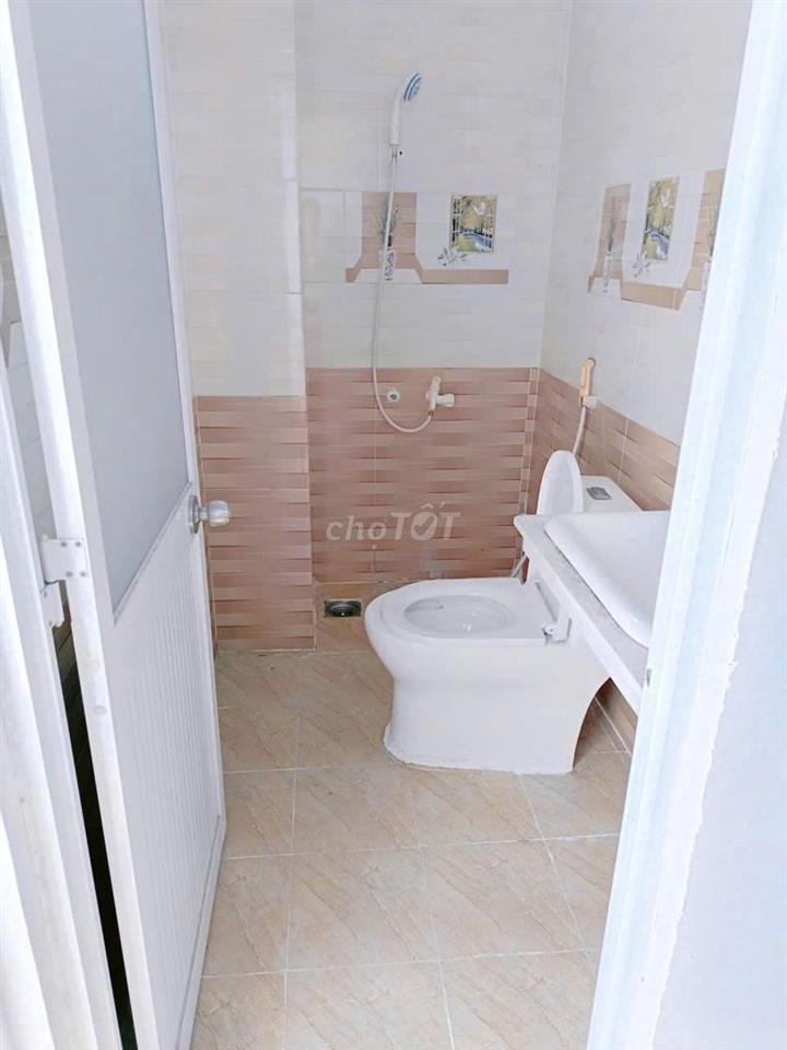 Duplex full nội thất cửa sổ trời thoáng sạch sẽ gần Chợ Thạch Đà 