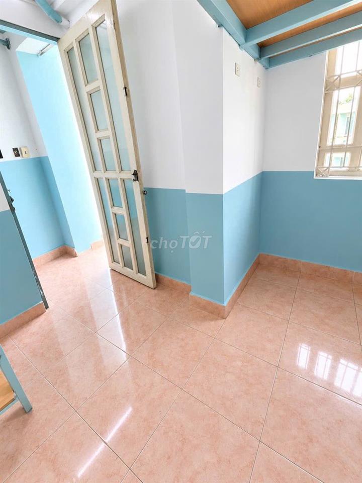 Duplex cửa sổ trời bancol có sẵn máy lạnh gác cao đi bộ qua IUH