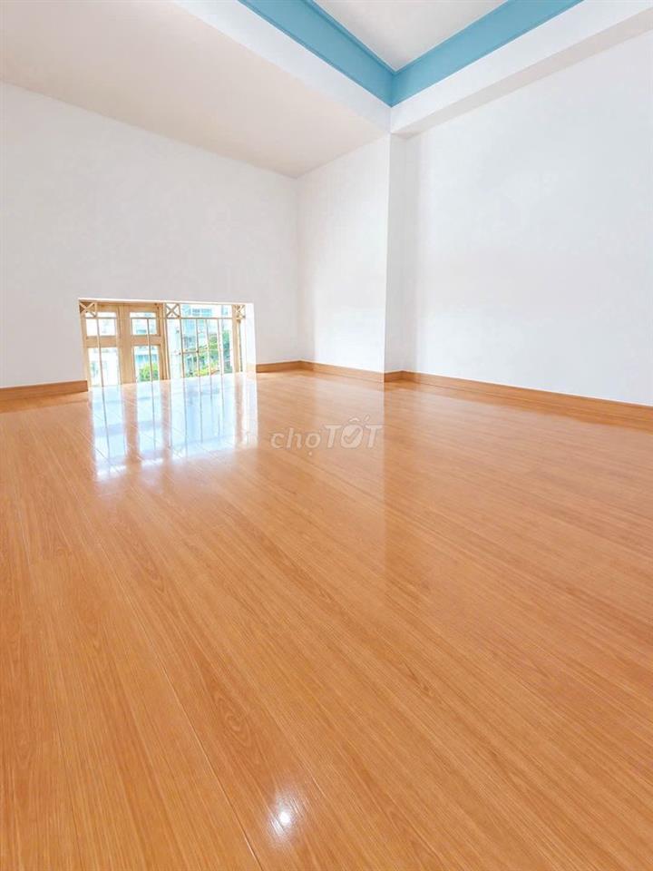 Duplex cửa sổ trời bancol có sẵn máy lạnh gác cao đi bộ qua IUH